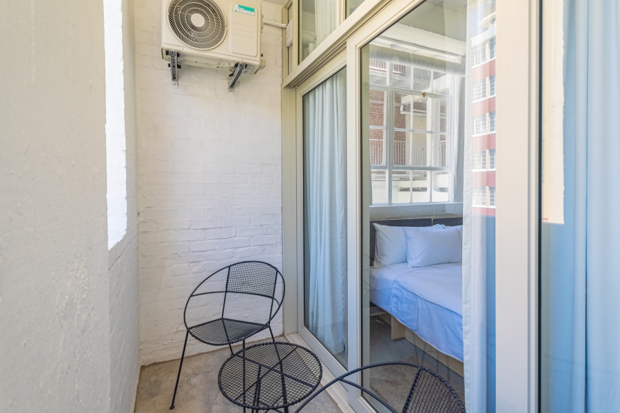 1 Bedroom Property for Sale in Gardens Western Cape